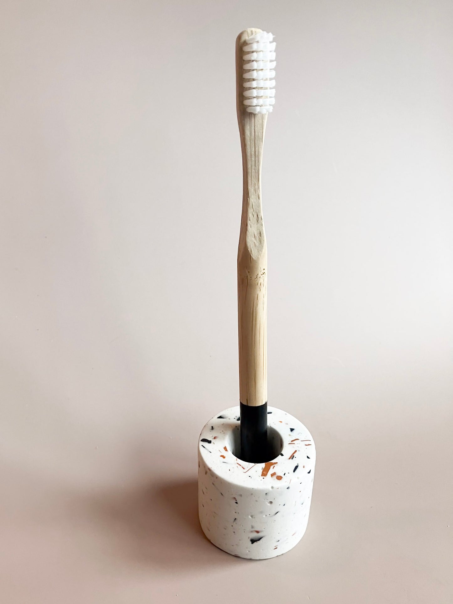 Toothbrush holder - solo