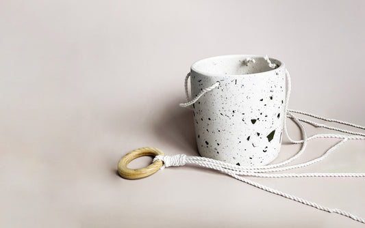 Pot suspendu aux motifs terrazzo - Sur mesure